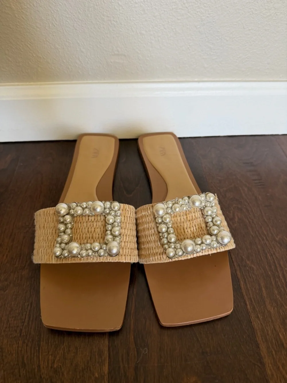 Zara Tan Raffia Slide Sandals with Pearl-Embellished Buckle - Picture 5 of 6